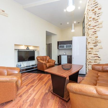 קייב Comfortable Apartment On Mikhaylovskiy Lane מראה חיצוני תמונה