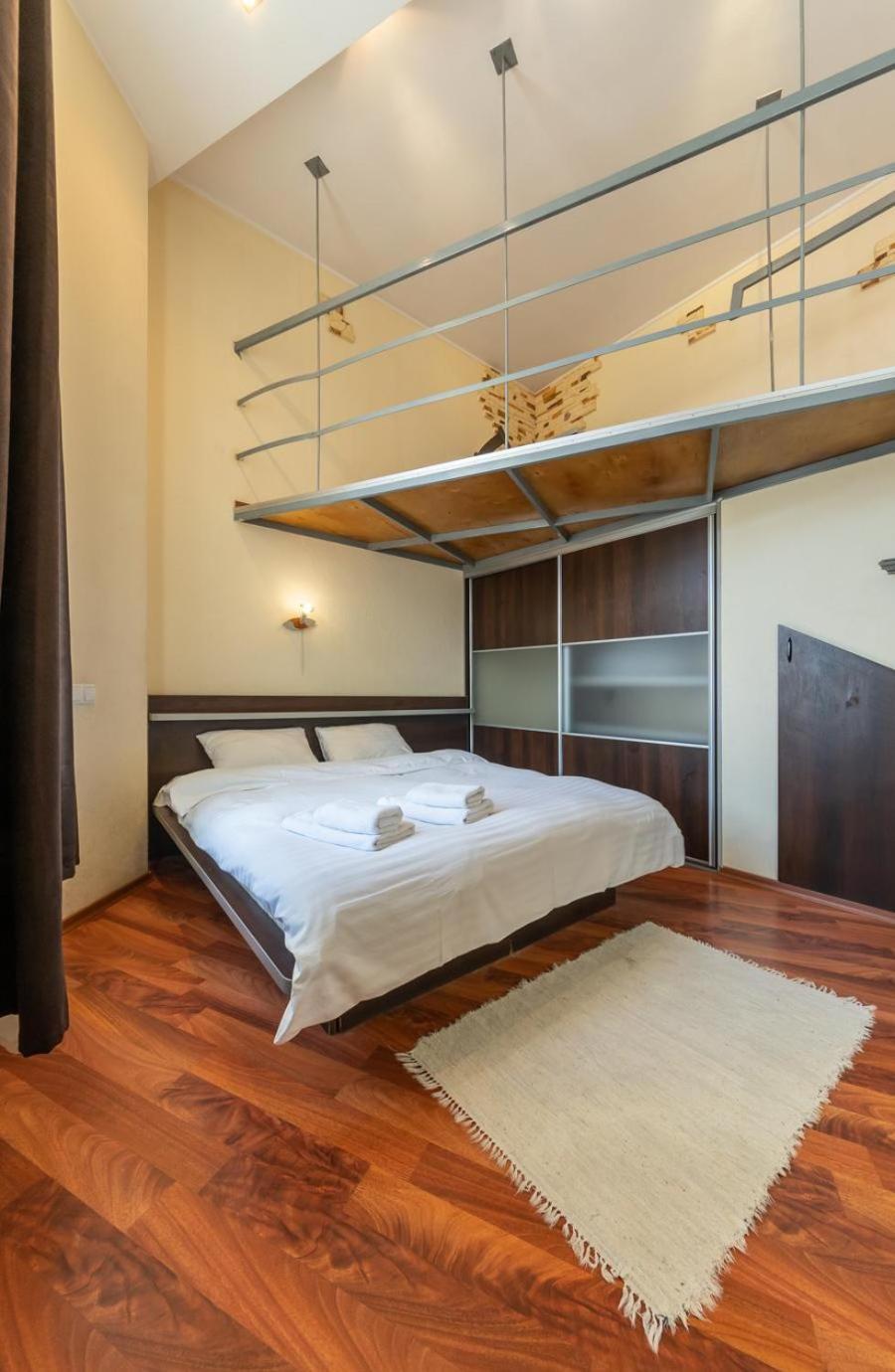קייב Comfortable Apartment On Mikhaylovskiy Lane מראה חיצוני תמונה