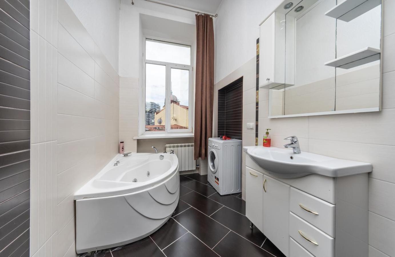 קייב Comfortable Apartment On Mikhaylovskiy Lane מראה חיצוני תמונה