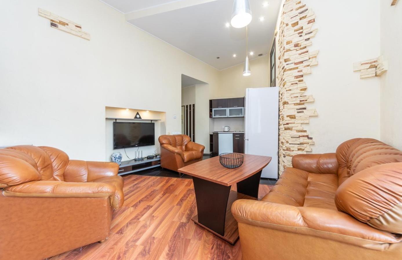 קייב Comfortable Apartment On Mikhaylovskiy Lane מראה חיצוני תמונה