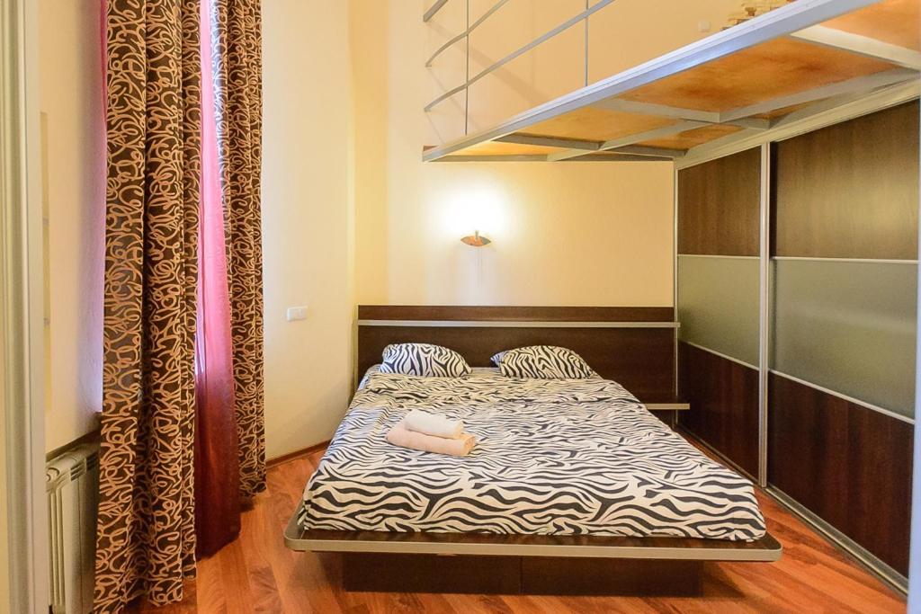 קייב Comfortable Apartment On Mikhaylovskiy Lane מראה חיצוני תמונה